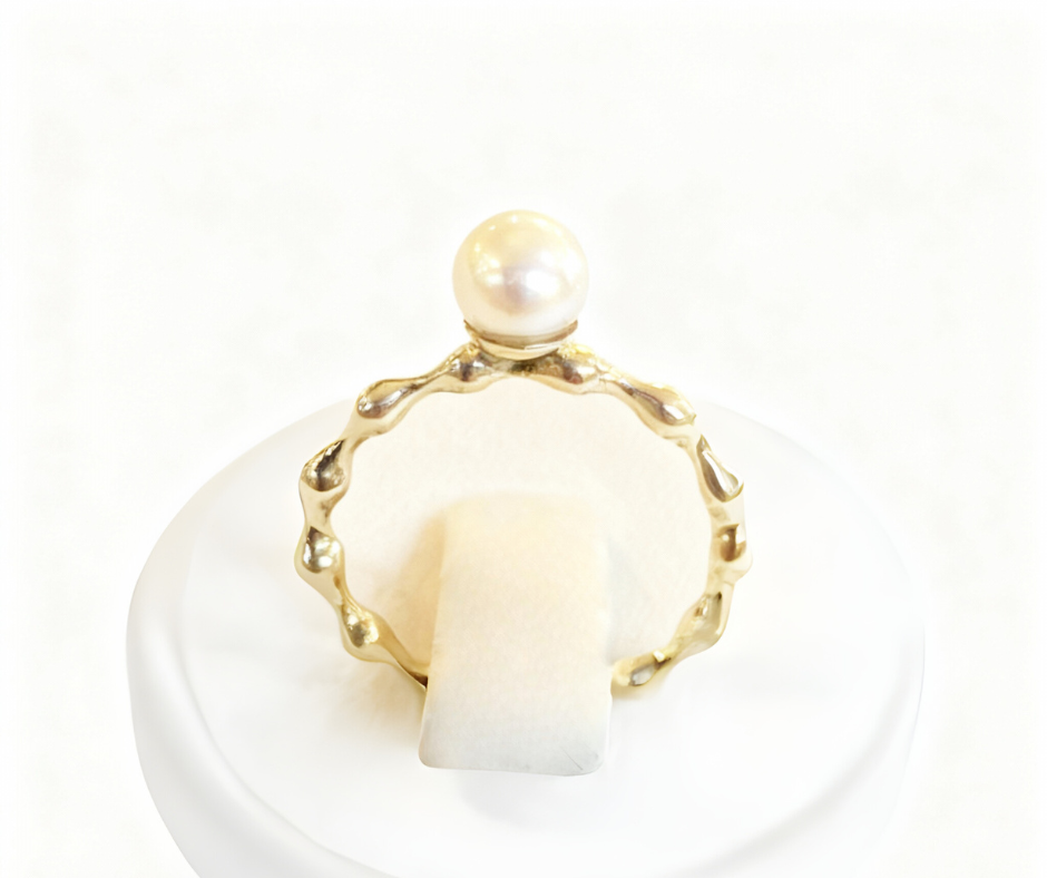 Anillo Anudado con Perla Mikimoto