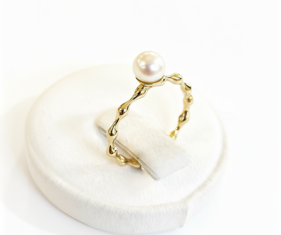 Anillo Anudado con Perla Mikimoto