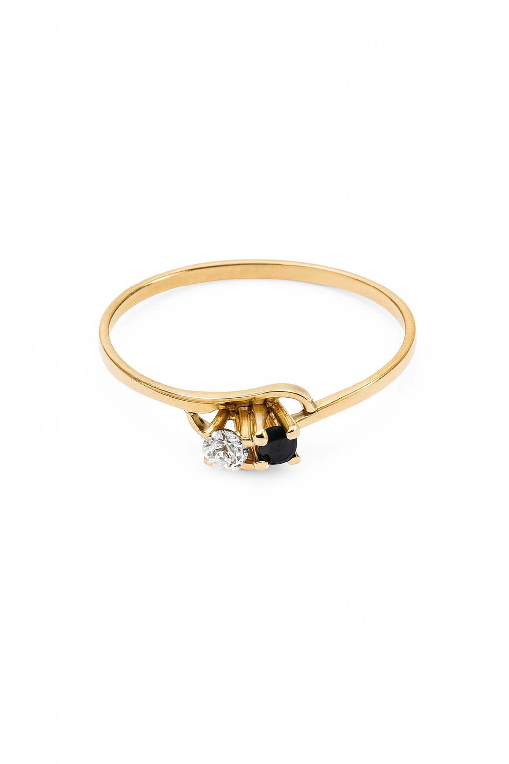 Anillo con zafiro y circón
