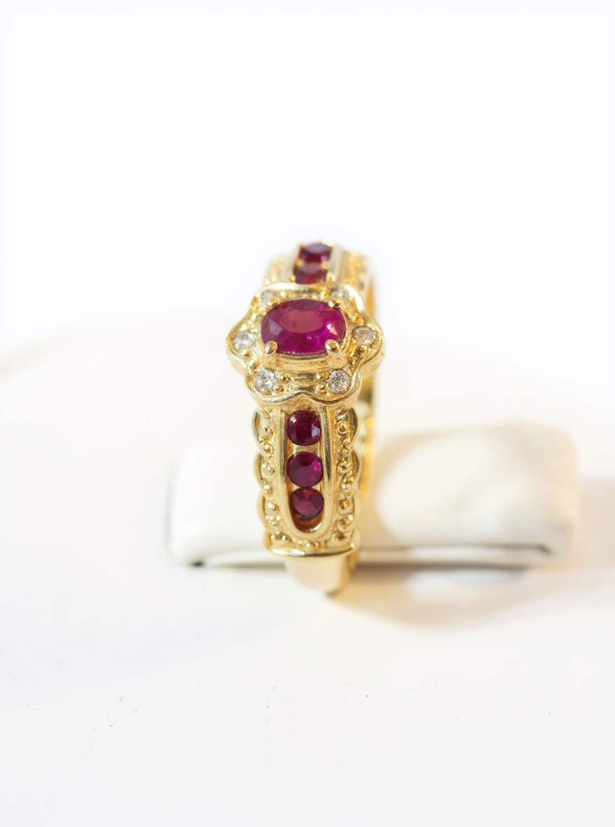Anillo con Diamantes y Rubíes