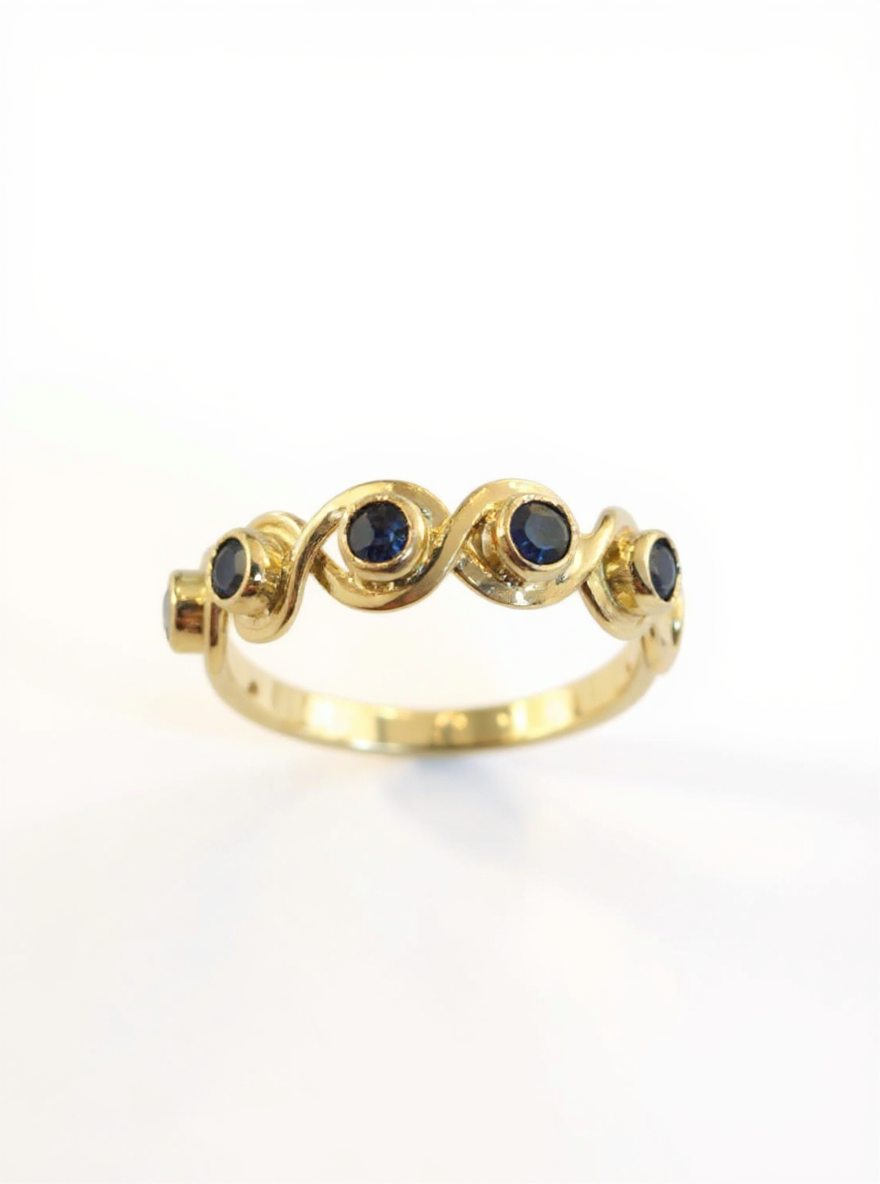 Anillo entrelazados con Zafiros Naturales