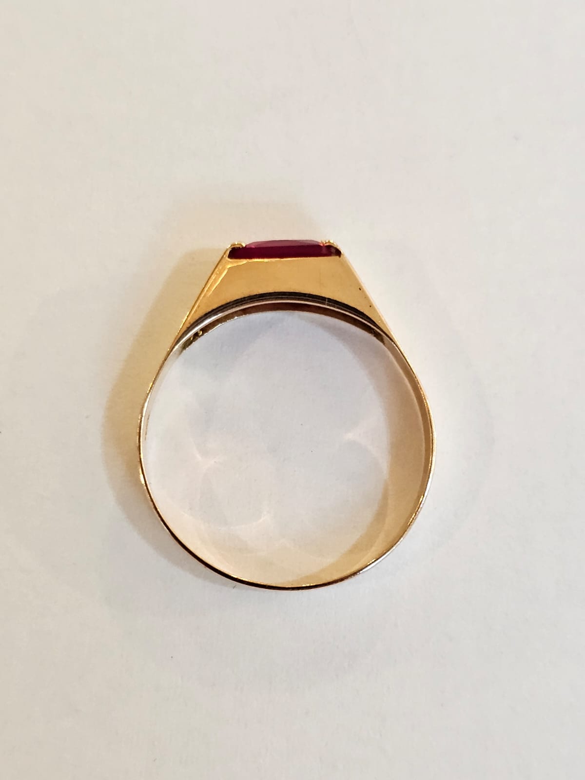 Anillo con Rubí Sintético