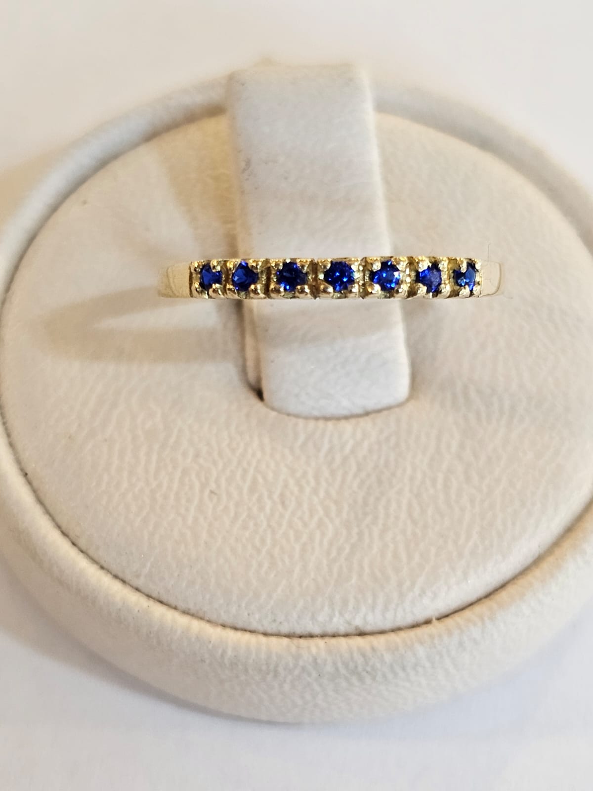 Anillo con Zafiros azules