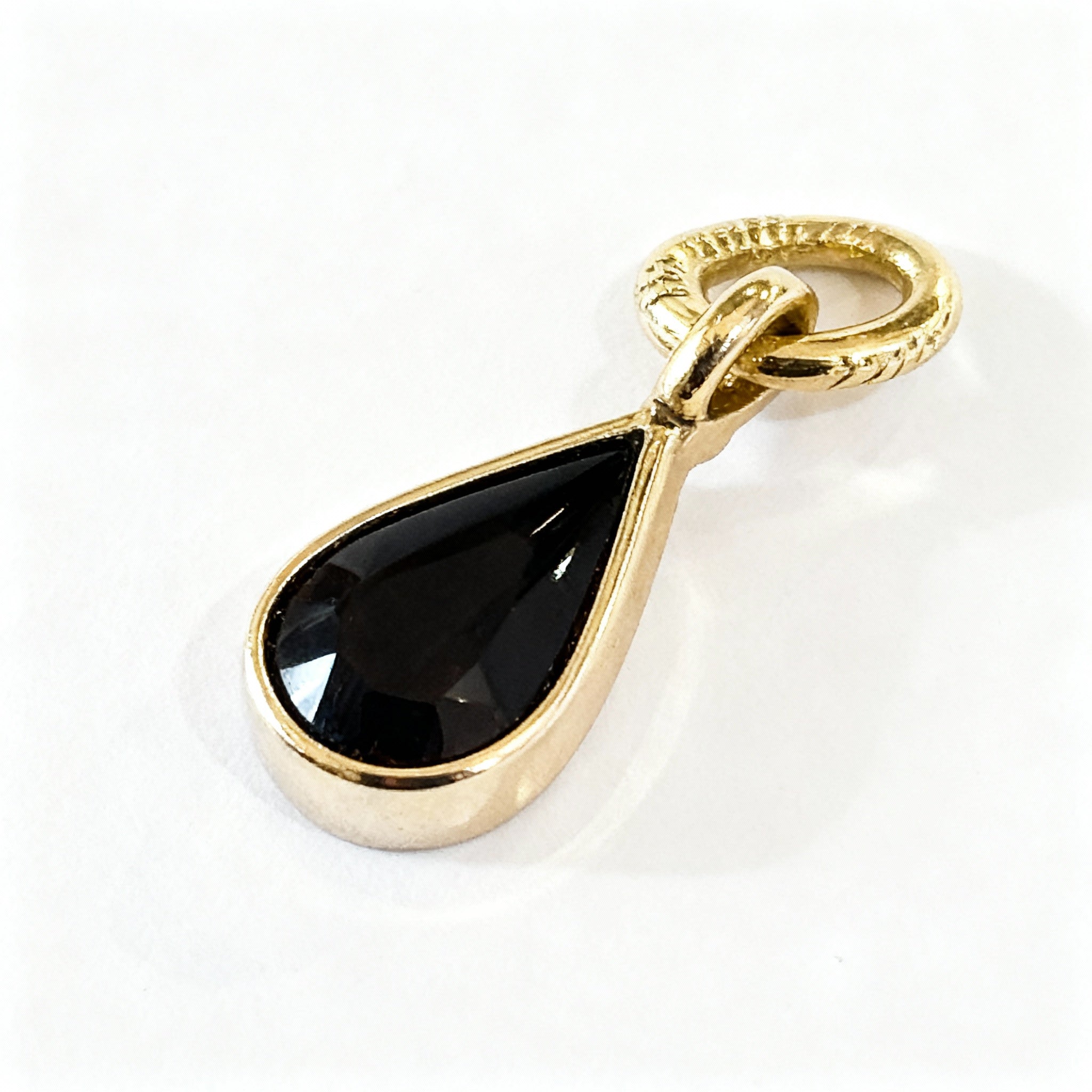 Gota de Zafiro